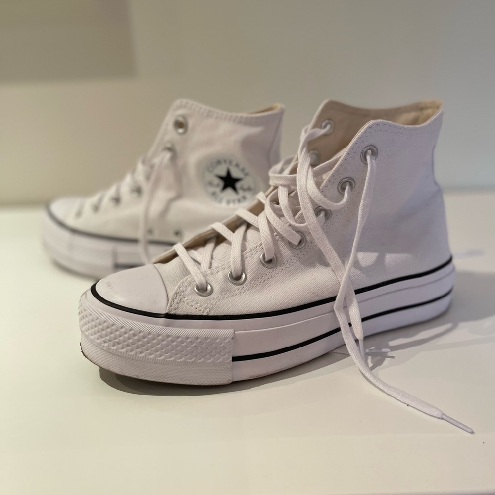 Platform Converse sneakers in white, size 8